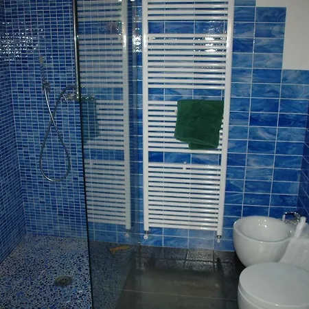 Lovely Elena - Garda ホテル 3*