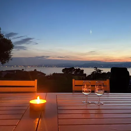 Lovely Elena - Garda 3*