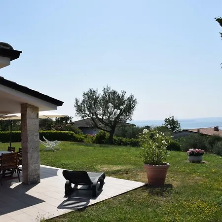 Szálloda Lovely Elena - Garda 3*